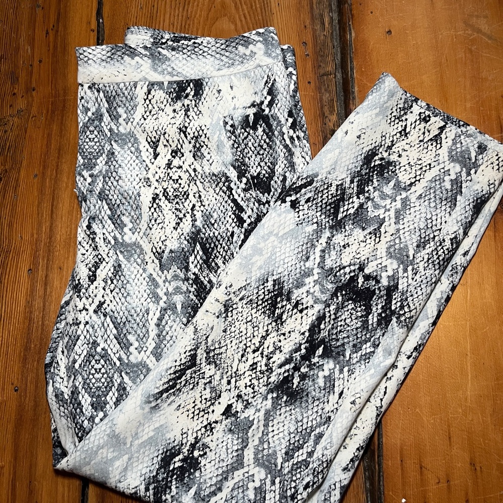 Zara size medium pants